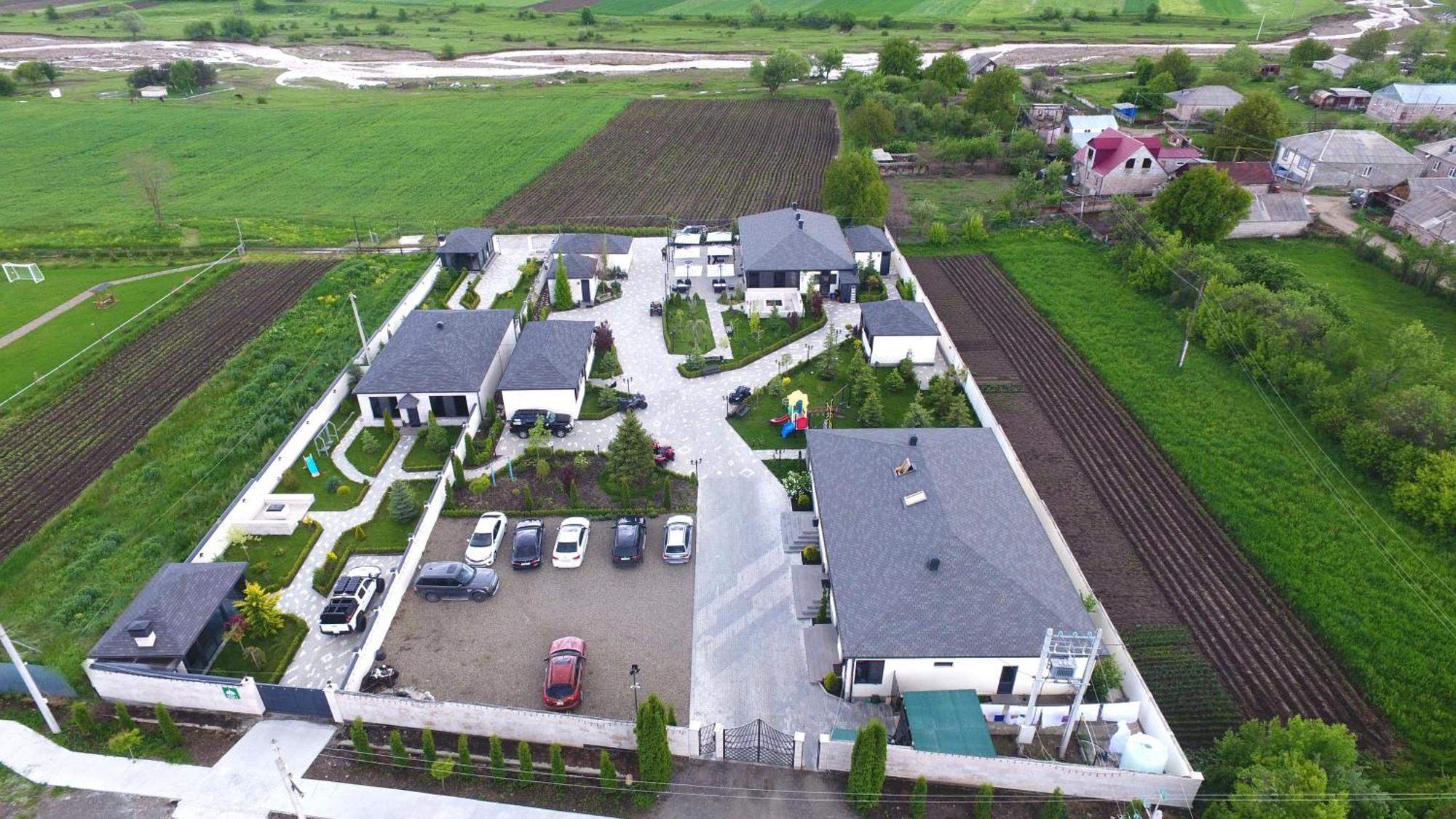 V&V Hotel Gyulagarak Eksteriør billede